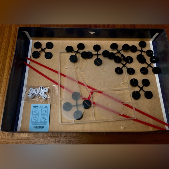 Warhammer-40,000 Battle for Macragge Game Set - Picture 7 of 10